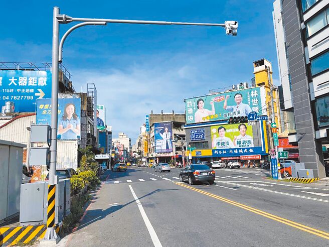 根据交通部统计，彰化县截至今年9月，车祸死亡人数相较去年同期增加47人，已被交通部列管，经过分析彰化县近3年路口事故、违规等因素，警方一口气新增12处科技执法路段。（警察局提供／吴建辉彰化传真）