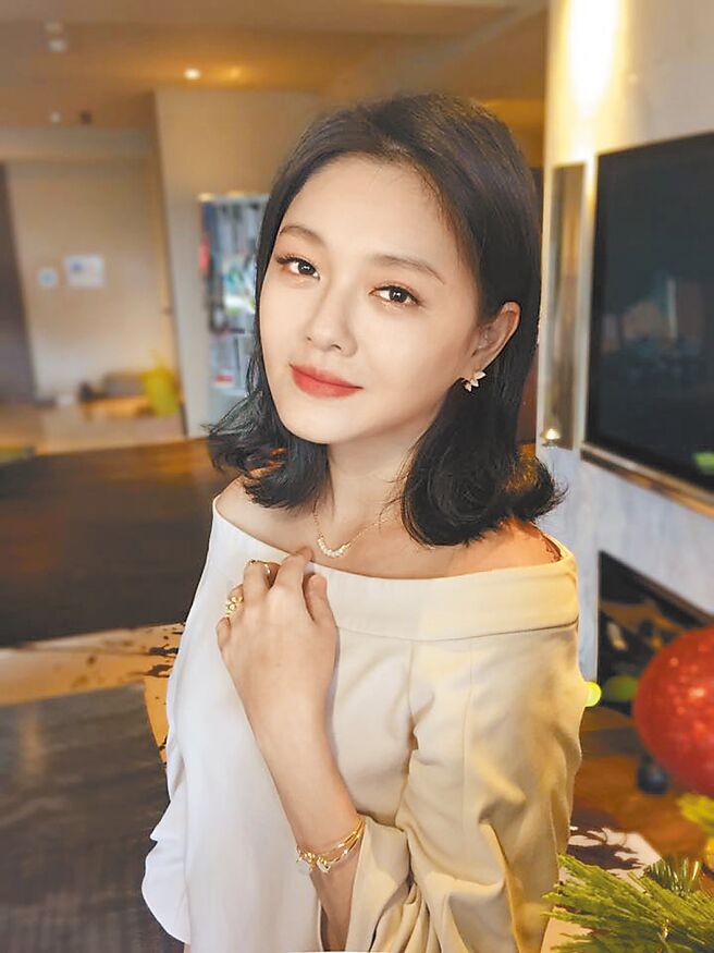 大S与前夫汪小菲衝突不断，昨曝光汪小菲亲笔写下的2600万元借据。（摘自脸书）