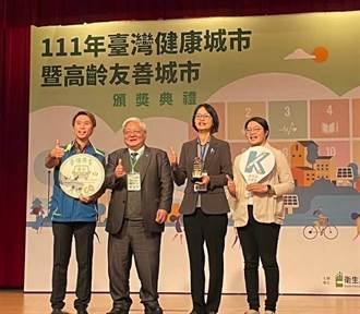 高市首創公車式小黃2.0 獲台灣健康城市暨高齡友善城市獎