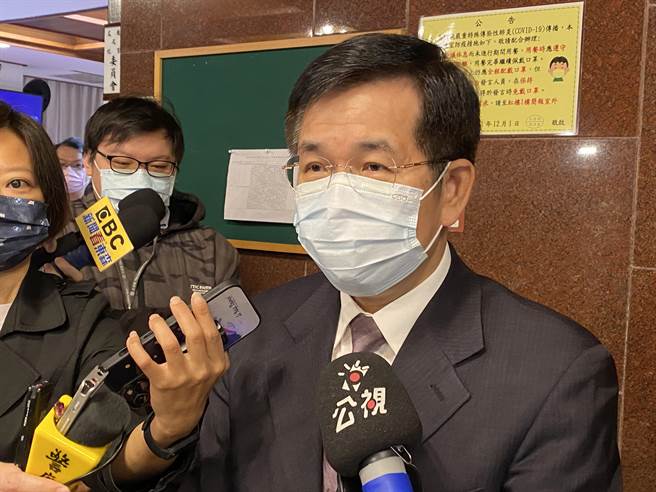 教育部長潘文忠今天表示，尚未收到桃園市長鄭文燦及立委蔡適應提出的學位被撤銷訴願案。（林志成攝）