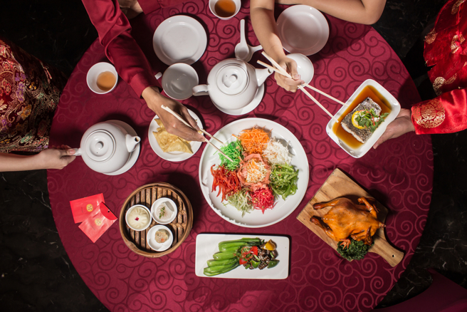 一名人妻在網路上吐露，不能理解為什麼除夕必定得在婆家團圓。（示意圖／Shutterstock）