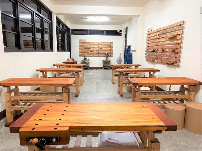 木作小学堂内部陈设，拥有既安全又舒适的学习环境。（东势林管处提供）