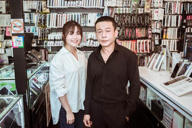 楊小黎（左）第一次跟李康生拍戲，覺得男方頗幽默。（禾力文創提供）