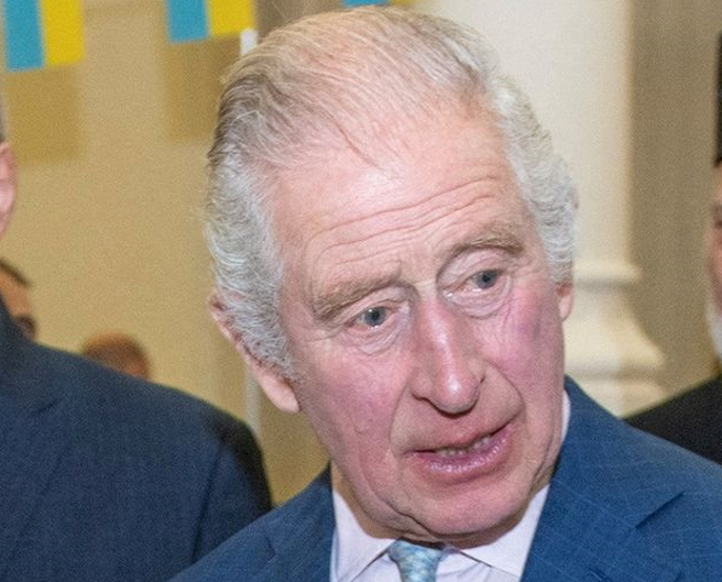 英王查尔斯11月30日在伦敦为乌克兰欢迎中心（Ukrainian Welcome Centre）揭幕的神情。（路透）