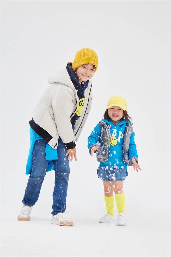 GAP X Smiley限定联名系列也包含童装，笑脸图案传递欢乐氛围。（GAP提供）
