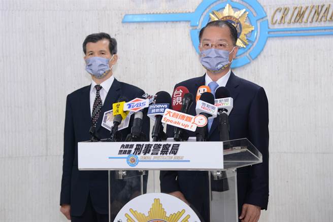 警政署长黄明昭（右）再次宣示政府缉毒决心。（警方提供）