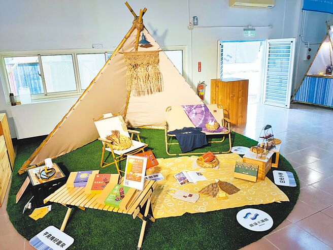 進駐旗山糖廠的兩溪大滿館，帶領遊客深入探尋豐富的原民族群故事。（日光小林社區發展協會提供／林雅惠傳真）