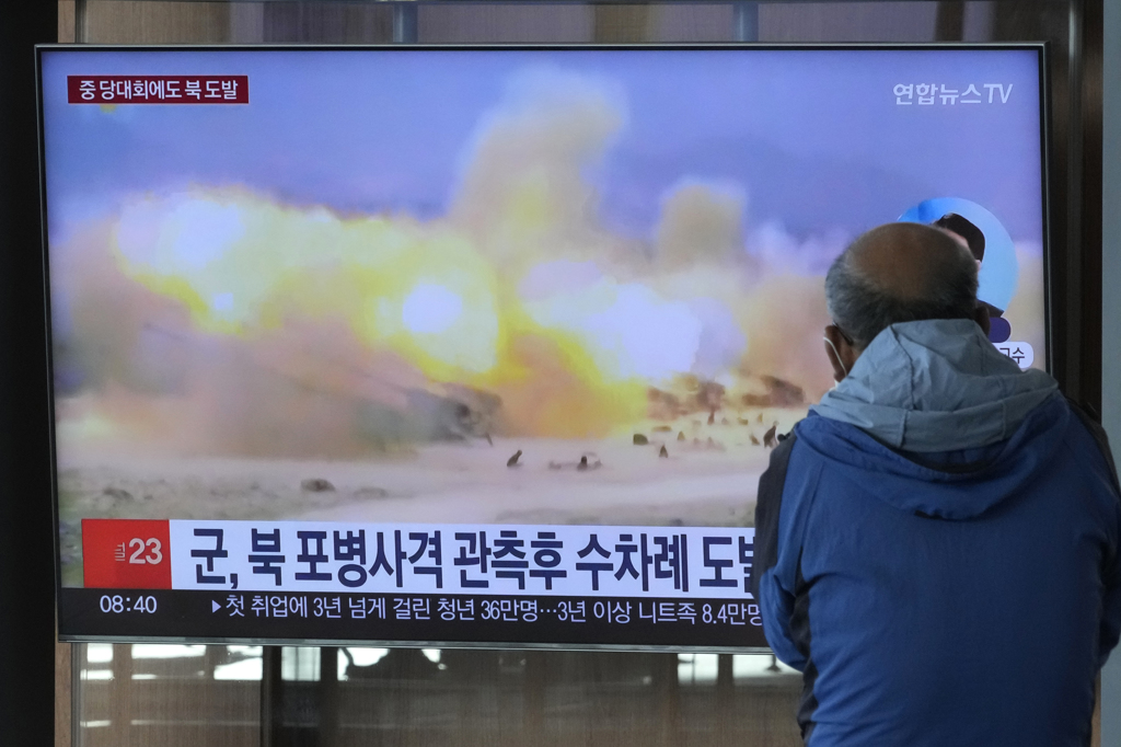 北韩连续两天朝海上进行砲击，要求南韩停止在邻近前线区域进行射击训练。（图／美联社）(photo:ChinaTimes)