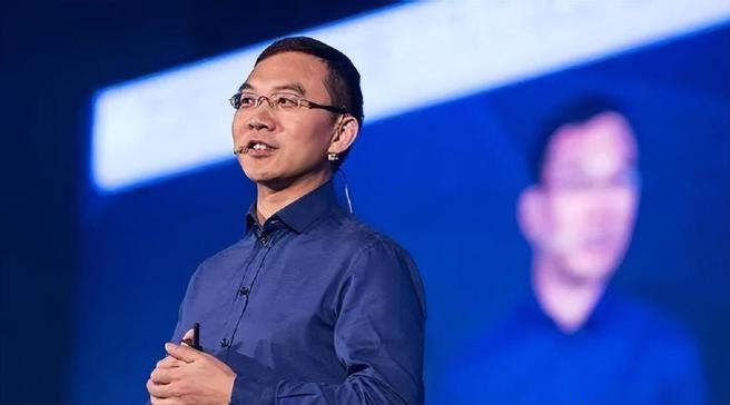 郎永淳如今成為一名成功的商人，但對妻子的真情卻永遠不變。(圖/微博)