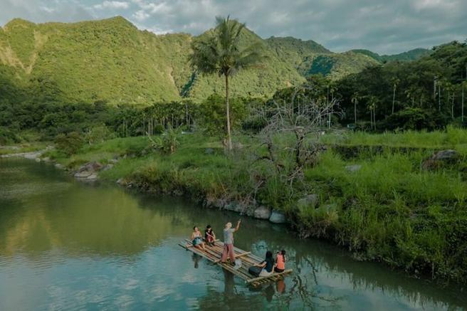 ▲「畅游鱉溪一日游」，来一场鱉溪划竹筏体验。　图：花东纵谷国家风景区管理处／提供
