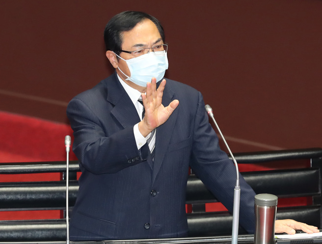 审计长陈瑞敏6日列席立法院报告中华民国110年度中央政府总决算审核报告案审核经过并备询。（郑任南摄）