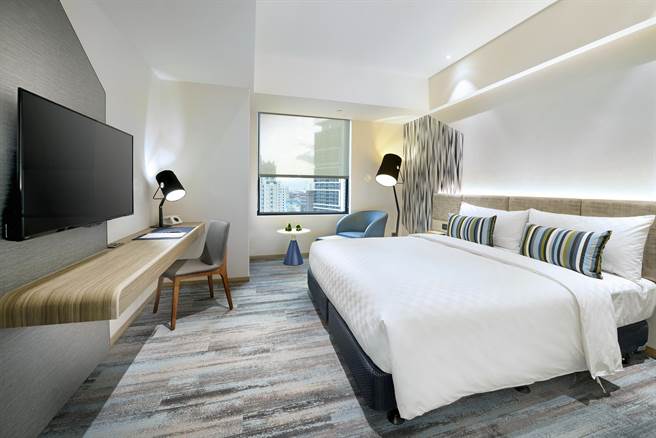 高铁饭店联票入住台北趣淘漫旅的旅客，坐拥比邻新北耶诞城地利之便。（高铁提供）