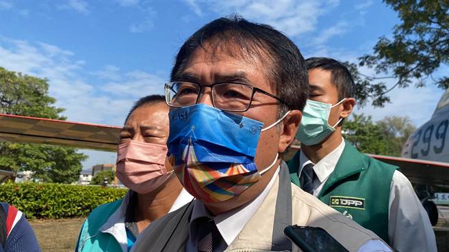 台南市长黄伟哲表示，希望在不影响案件侦查的前提下，针对88枪击案，专案小组也必须给全民一个交代。（曹婷婷摄）