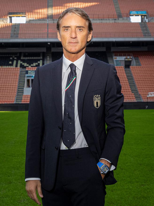 Richard Mille为义大总教练Roberto Mancini打造RM 11-04 Roberto Mancini自动上炼飞返计时码表。（Richard Mille提供）