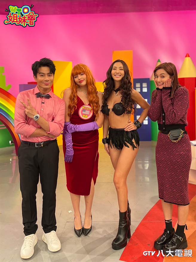 相較薔薔（右二）的火辣，莎莎自嘲保守的像家長。（八大提供）