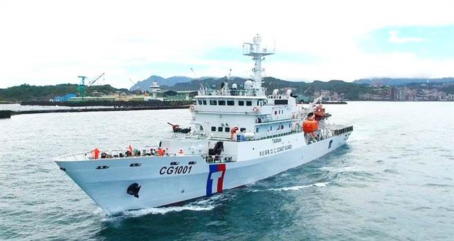 海巡署舰队新造1000吨巡防舰「彰化舰」，6日正式投入中部地区域执法勤务，肩负国土守护重责大任。（中部地区机动海巡队提供）