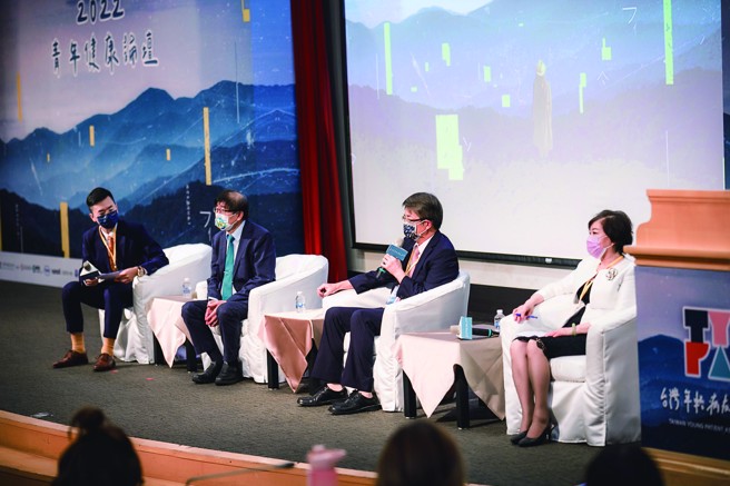 「青年健康论坛」由「台湾年轻病友协会」主办，期盼透过与企业签定《病友友善职场宣言》，达成友善职场的目标。（图／台湾年轻病友协会）