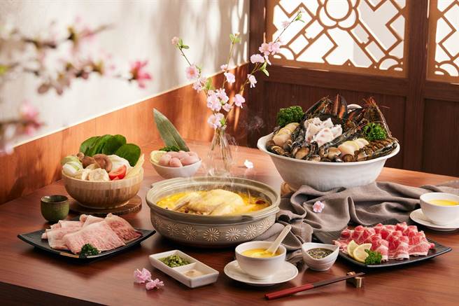 如娇花胶鸡锅物主打「双龙戏珠御用海陆套餐」，特选日本A5和牛、波士顿龙虾等多样海鲜和肉品组成华丽套餐。（品牌提供）