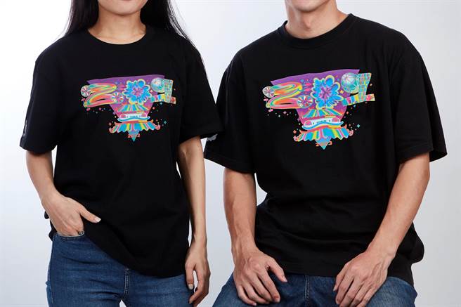 民眾只要参与跨年前期活动如未来树、台北大兔袭、仁爱路灯饰，并拍照上传至个人社群Facebook或Instagram，有机会抽到限量跨年联名潮T。（北市观传局提供／张芷瑜台北传真）