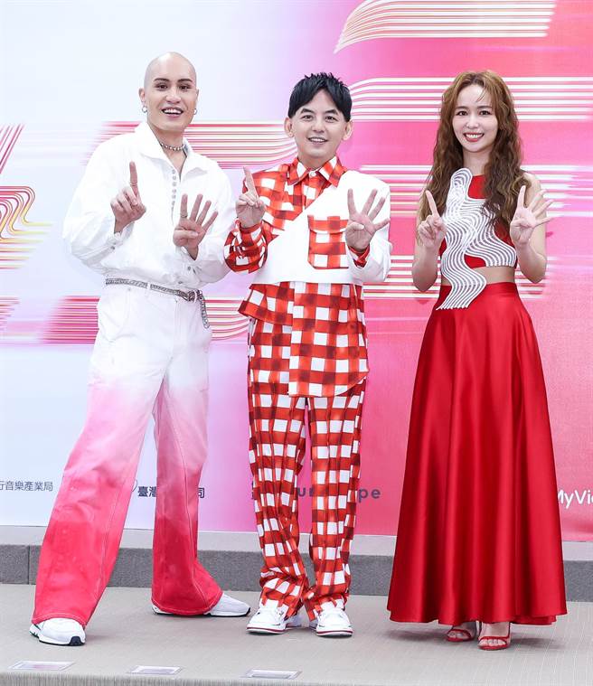 黄宣（左起）、黄子佼、陈明珠。（陈俊吉摄）