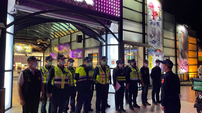 埔里警分局昨(5)日晚间，执行威力扫荡专案勤务。（警方提供）