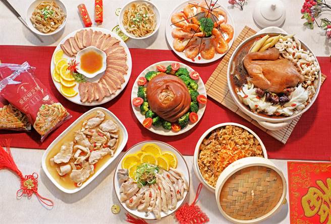 「雙月」推出冷凍年菜「福兔迎祥年菜組」搶市，12／28前完成訂購，可享優惠價3480元。(雙月食品社提供)