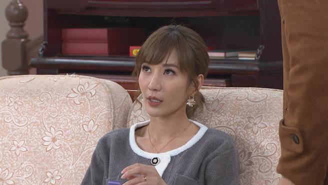 罗巧伦剧中抢闺蜜老公自愿沦小三。（民视提供）