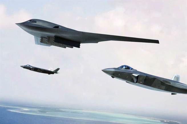 大陆媒体所绘制的轰-20与伴飞的歼-20战机想像图。（图／新浪军事）