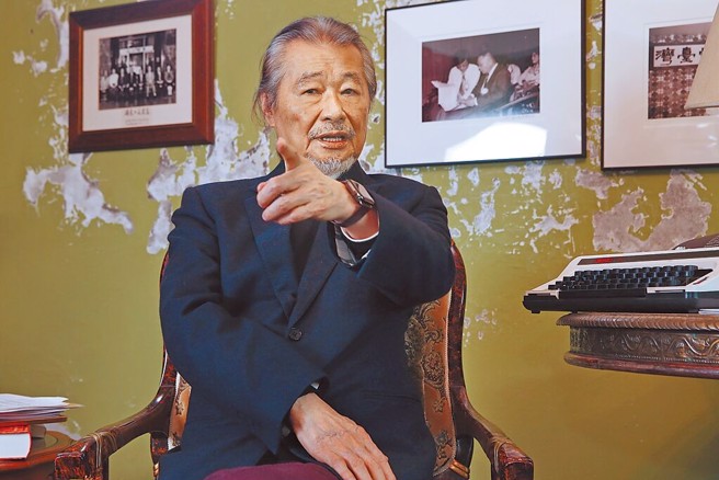 施明德提出建构「金门、马祖和平特区」及「警军」的主张；强调「避战，不挑衅」，是台湾人民对世界和平的义务。（中时资料照片）