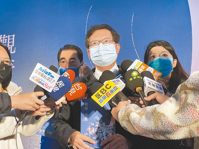 针对台大硕士学位遭撤销，桃园市长郑文灿表示坦然接受。（吕筱蝉摄）