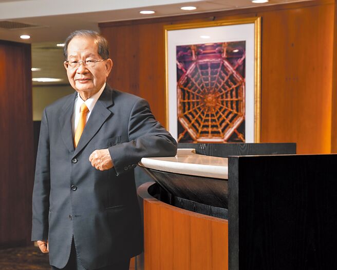 台北市不动产开发公会理事长陈胜宏建议将社子岛採用「策略性更新地区」规画，完成水岸城市愿景。（台北市不动产开发公会提供）