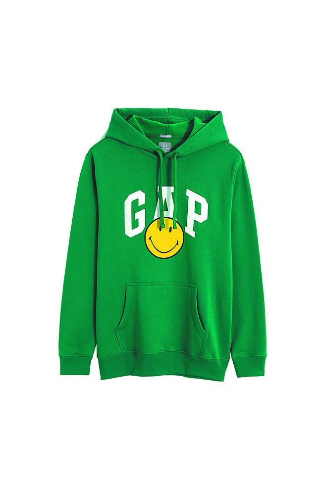 GAP X Smiley Logo刷毛连帽休閒上衣，2299元。（GAP提供）