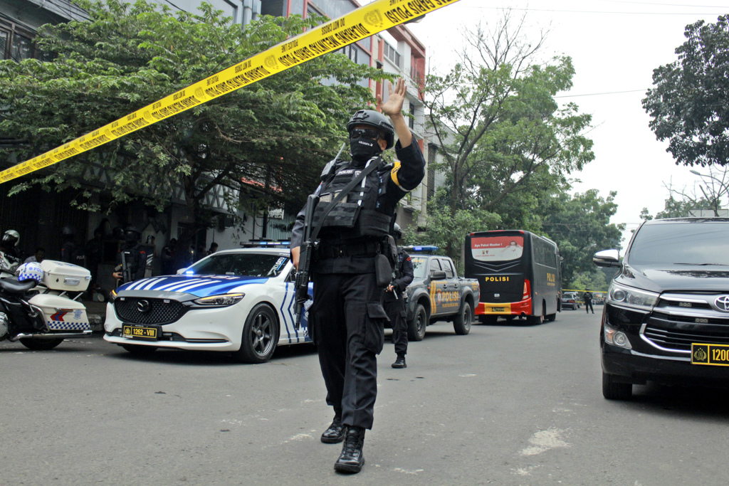万隆巿（Bandung）的阿斯塔纳安雅警察局（Astana Anyar police office）当地时间上午8时许进行点名时发生这起爆炸。图/美联社(photo:ChinaTimes)