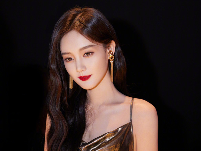 金牌编剧于正相当欣赏李一桐。(图/李一桐 微博)