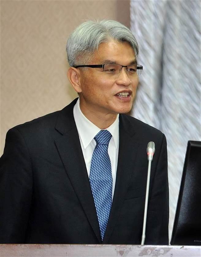 公投选务疏失，前中选会主委陈英钤判罚20万后声请释宪（本报资料照片）