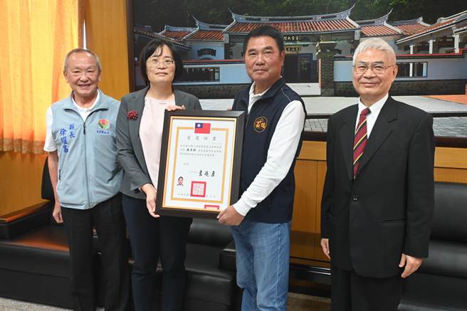 苗栗縣長當選人鍾東錦強調人事以安定為原則。（李京昇攝）