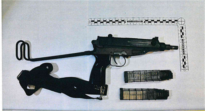 台中警方查獲罕見制式捷克製造之VZ61型蠍型衝鋒槍1枝。（台中市警察局提供／張妍溱台中傳真）