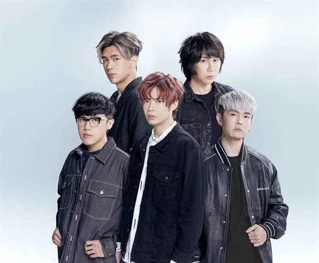 八三夭為高雄跨年倒數後首組表演嘉賓。（高雄市府提供）