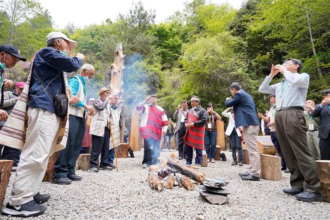 TAYAL泰雅尔Skaru流域部落群与国家山林治理机关过去曾举办Sbalay和解仪式。（原民会提供／邱立雅竹县传真）