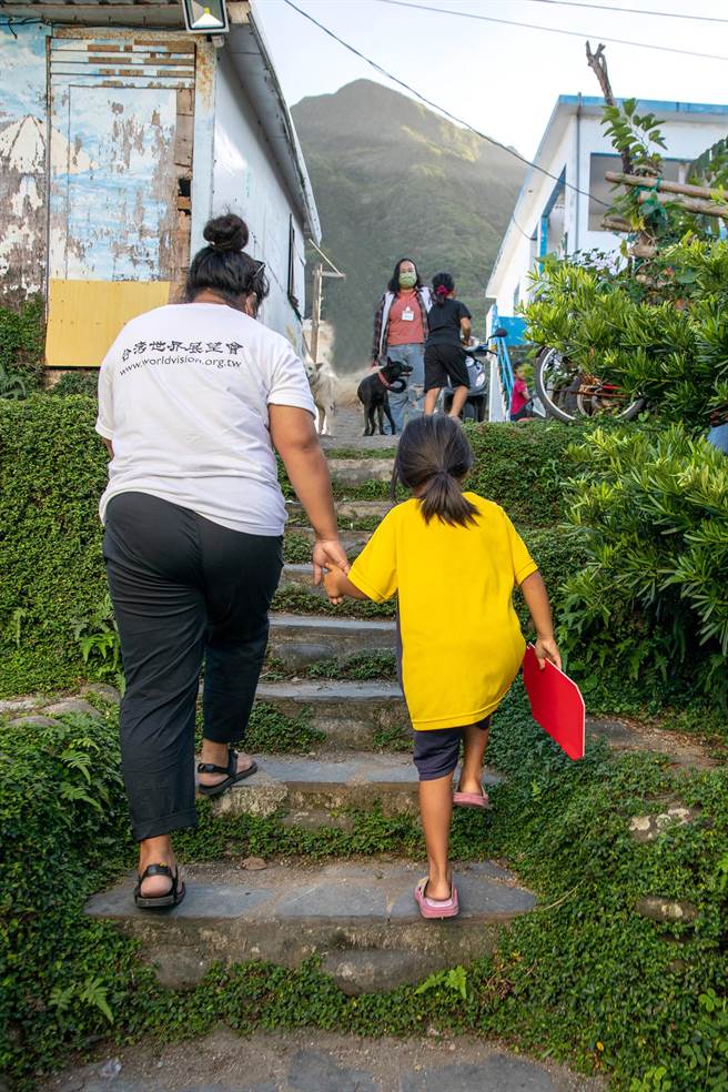 台湾世界展望会自2000年开始，每年春节前夕都会发起「红包传爱」活动。（展望会提供／林良齐台北传真）