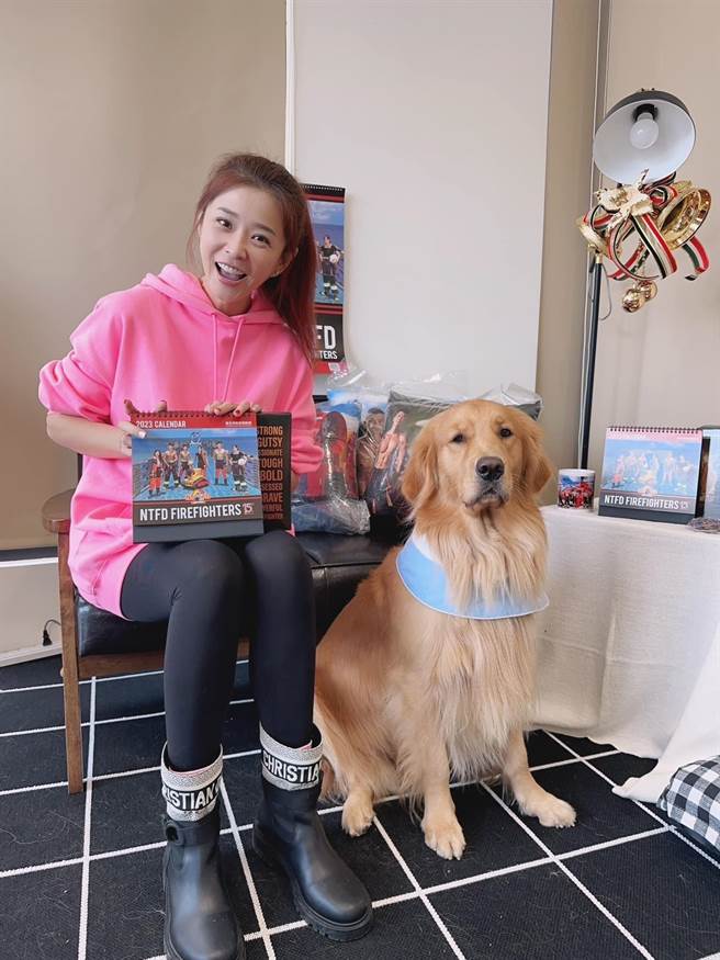 艺人李燕在脸书分享新北消防形象月历。（翻摄自李燕脸书）