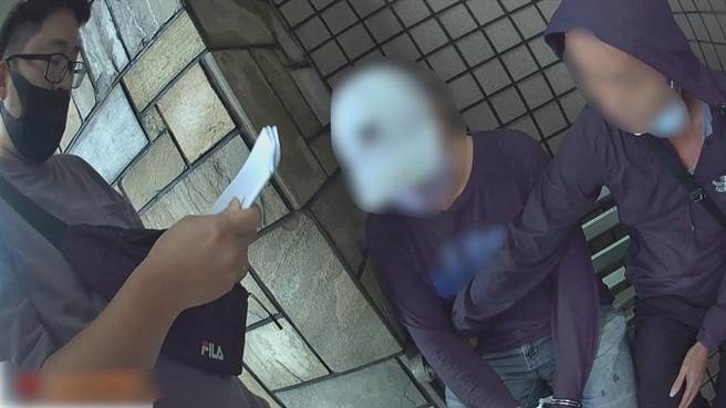 基隆市警方日前在路边发现一支改造手枪，经追查，将刘嫌逮捕归案，并持续追查枪支来源。（基隆市警察局提供／张志康基隆传真）