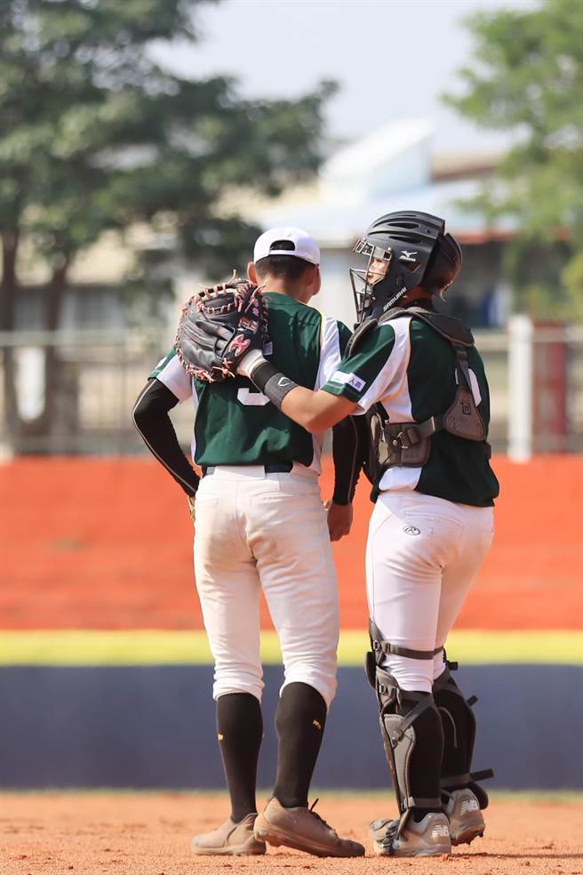 2022年曾纪恩杯全国棒球锦标赛开打，展现一球入魂气势。(屏县府提供)