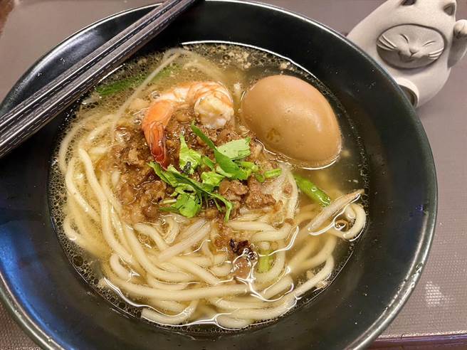 陈志诚传承母亲好手艺的台南担仔麵，在台东开卖。（陈志诚提供）