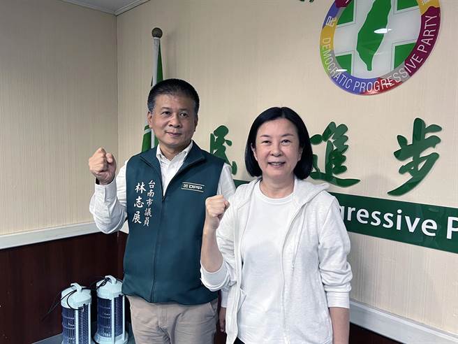 台南市议会民进党团正式推举「七连霸」的资深议员邱莉莉参选议长，党团总召林志展参选副议长。（洪荣志摄）