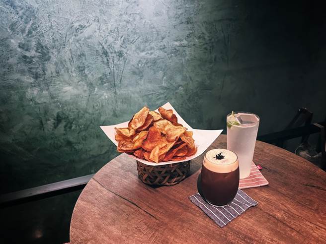 「微醺时刻」住房专案可获赠联名调酒和佐酒小食、翌日早餐买1送1。(老爷酒店集团提供)