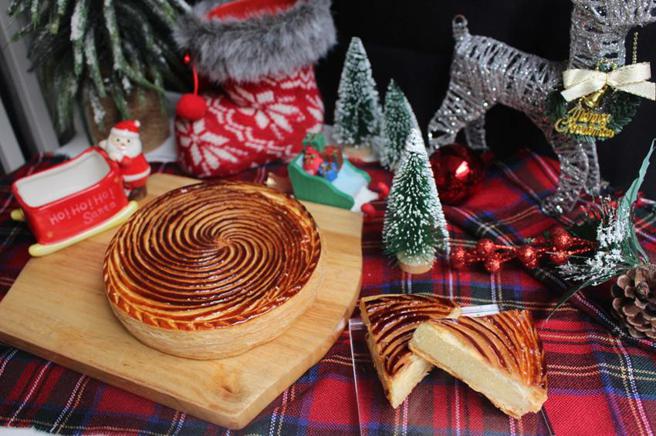 （台中悦乐旅店携手法朋烘焙甜点坊，独家推出限定国王派。图／台中悦乐旅店）