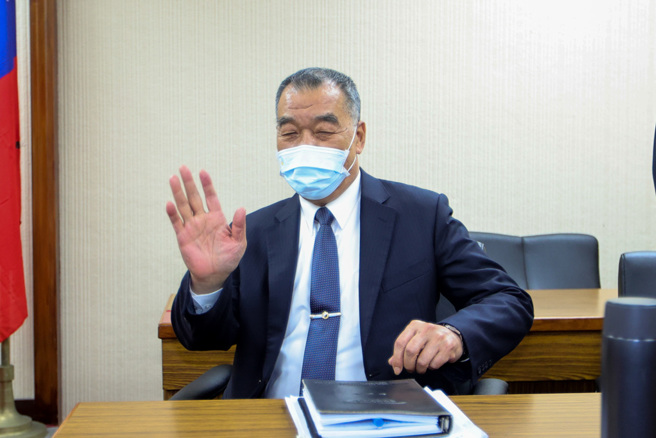 国防部长邱国正为「新式教召」赴立院报告并备质询，会前透露了兵役延长拍板时程。（中时资料照／陈信翰摄）