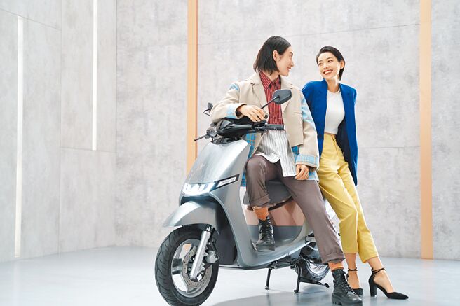 Ionex光阳电动车与好市多合作进驻全台12间门市，即日起至18日推出限时两周的「会员特惠」品牌特展（见图），严选Ionex「最高续航力白牌」i-One Fly、拥有强烈外型的「暴龙系列」S6 Rex，以及「运动街跑」S7 ABS版旗舰车款。（光阳提供）