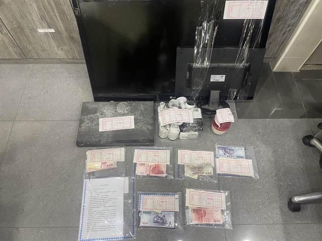 警方查扣21万店内不法所得。（警方提供）